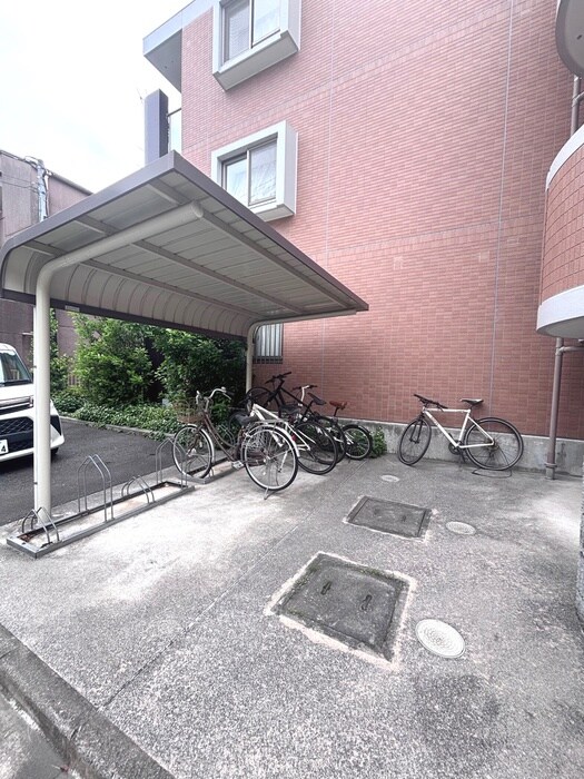 物件外観写真3　(駐輪場)