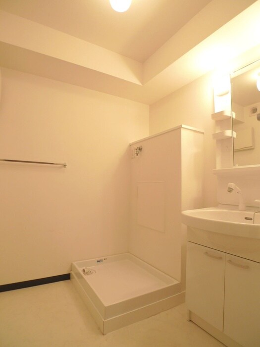 物件内観写真15　(洗濯機置場)