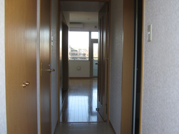 物件内観写真7　(廊下)