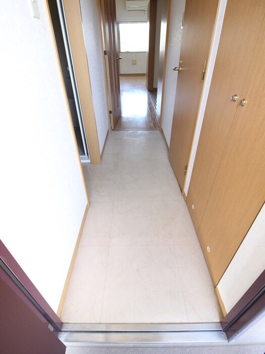 物件内観写真14　(玄関)