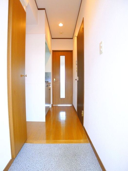 物件内観写真17　(玄関)