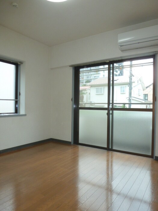 物件内観写真4　(居室)