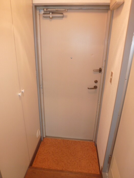 物件内観写真13　(玄関)