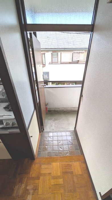 物件内観写真8　(玄関)