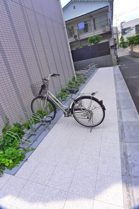 物件外観写真2　(駐輪場)