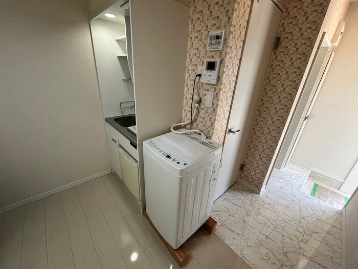 物件内観写真12　(洗濯機置場)