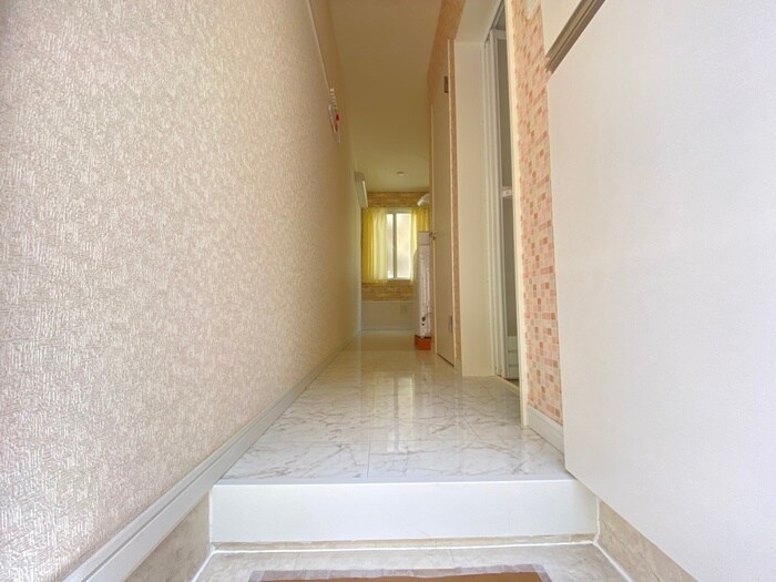 物件内観写真14　(玄関)