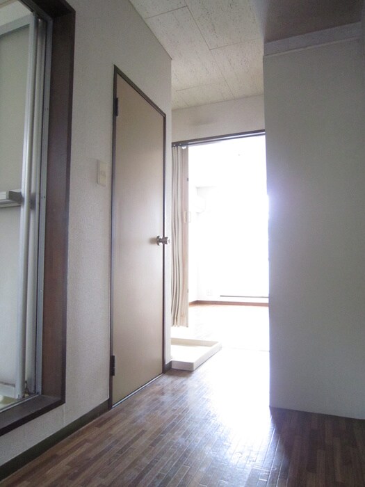 物件内観写真22　(玄関)