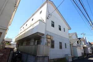 イーストウィング外観写真