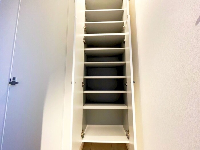 物件内観写真15　(靴箱)