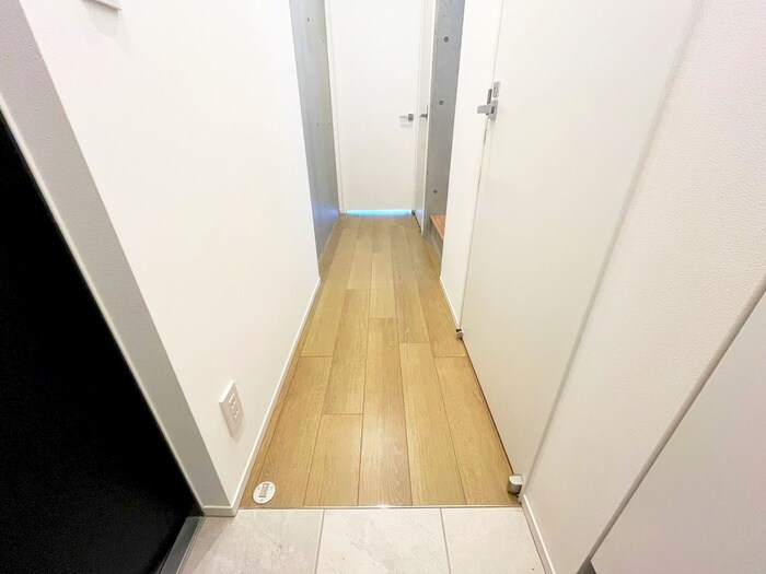 物件内観写真16　(玄関)