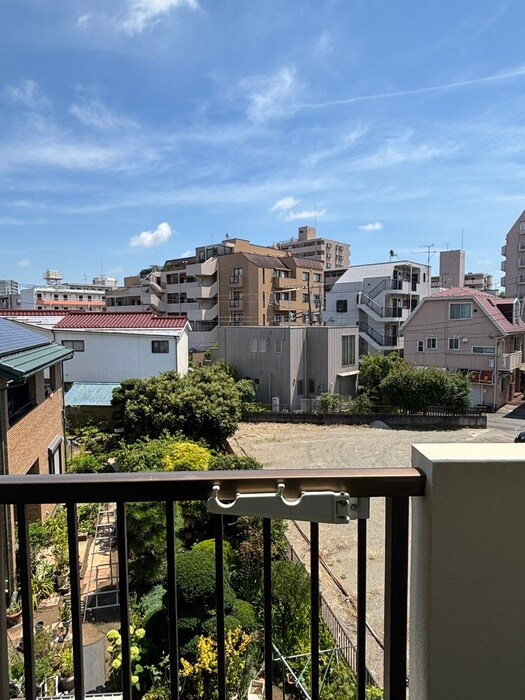 物件内観写真20　(室内からの展望)