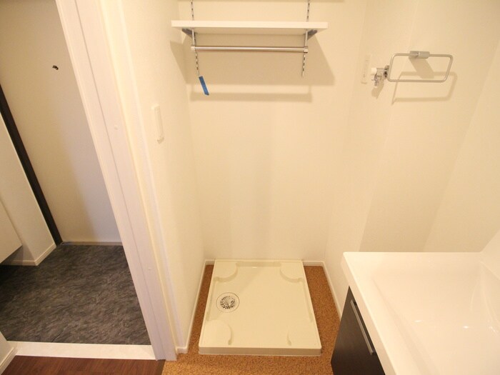 物件内観写真17　(洗濯機置場)