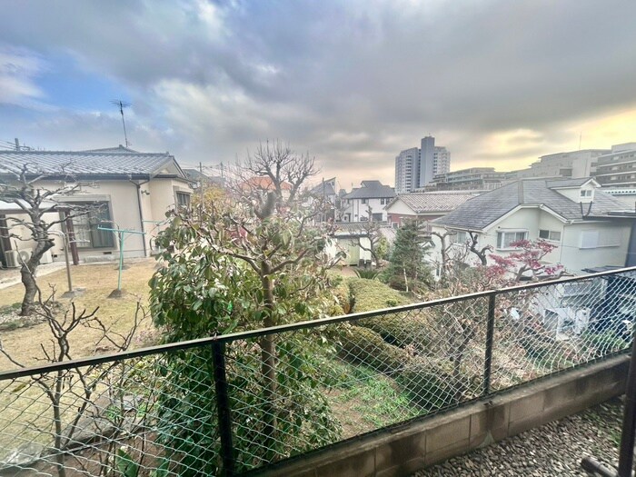 物件内観写真12　(室内からの展望)