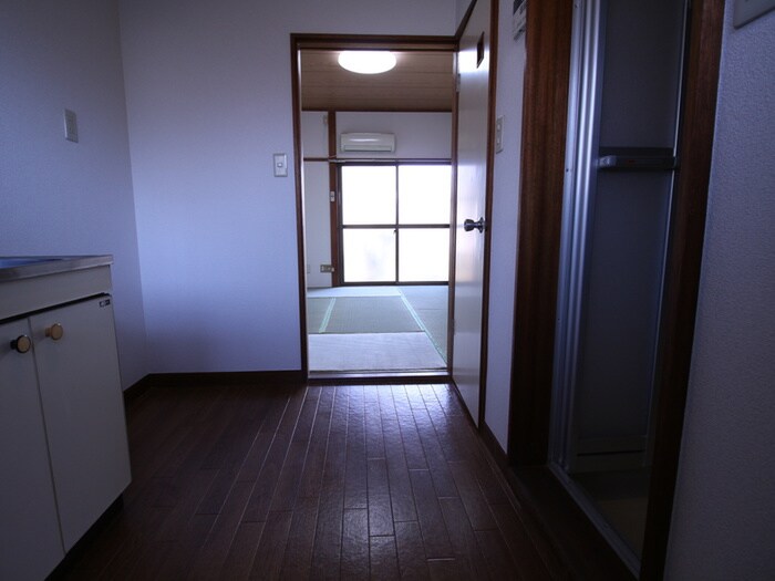 物件内観写真21　(廊下)
