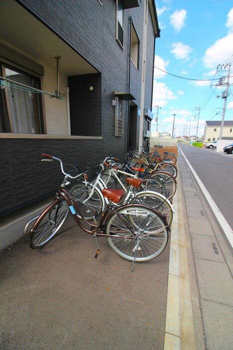 物件外観写真6　(駐輪場)