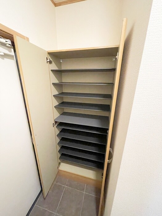 物件内観写真18　(靴箱)