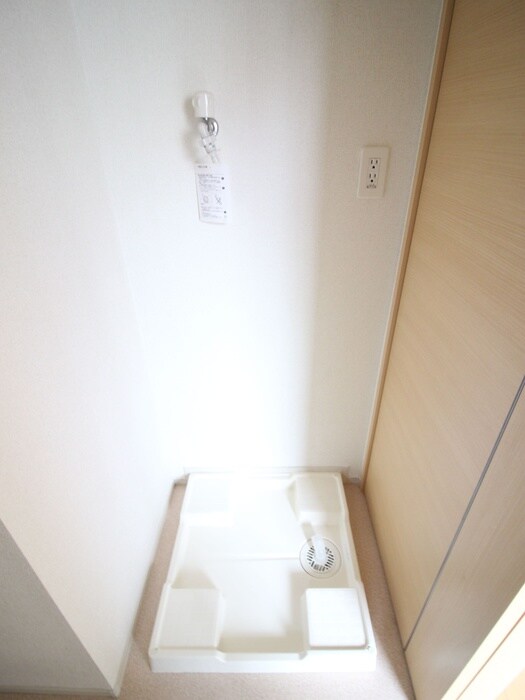 物件内観写真14　(洗濯機置場)