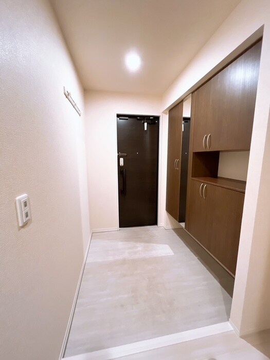 物件内観写真14　(玄関)