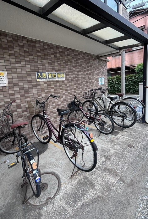 物件外観写真4　(駐輪場)