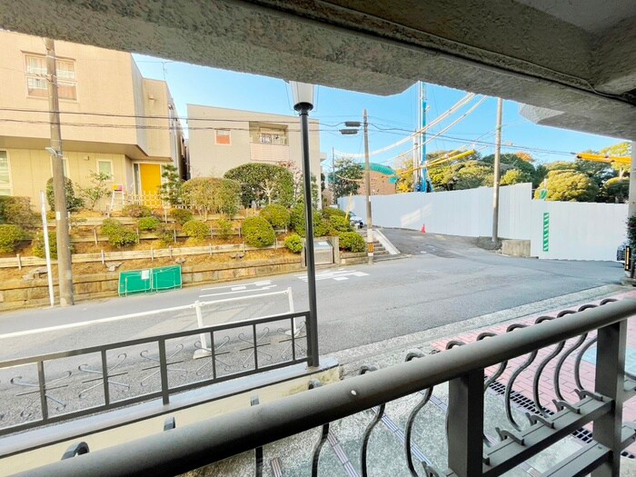 物件内観写真20　(室内からの展望)