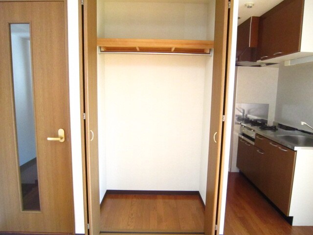 物件内観写真12　(収納)