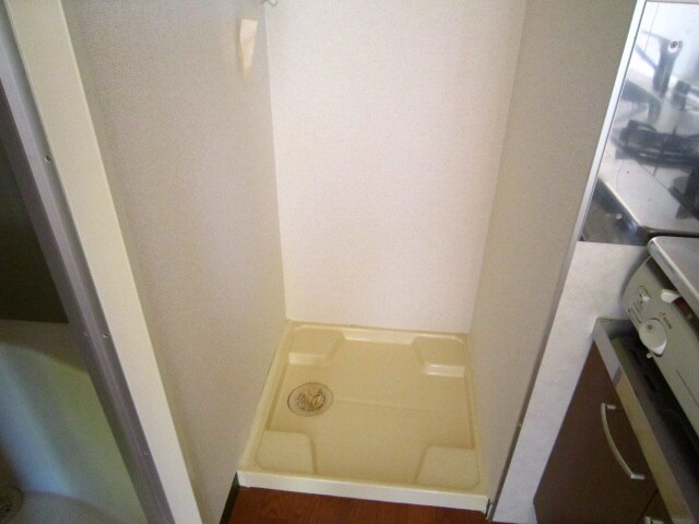 物件内観写真13　(洗濯機置場)