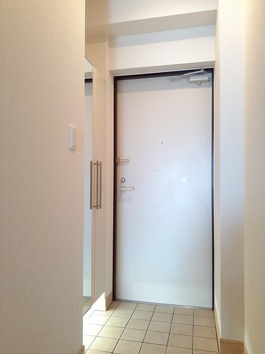 物件内観写真14　(玄関)