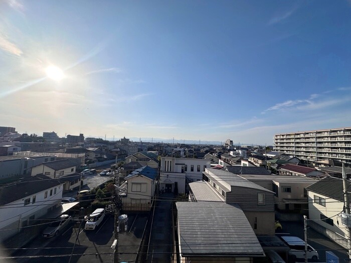 物件内観写真18　(室内からの展望)