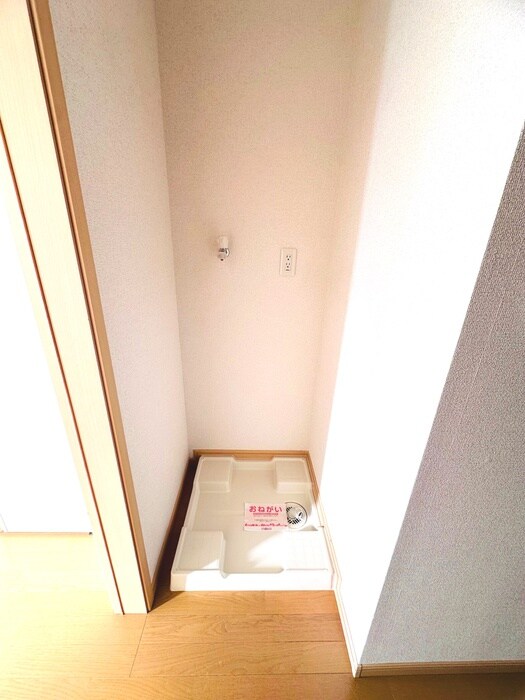 物件内観写真19　(洗濯機置場)