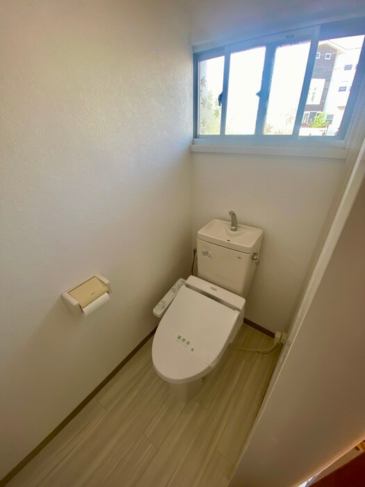物件内観写真8　(トイレ)