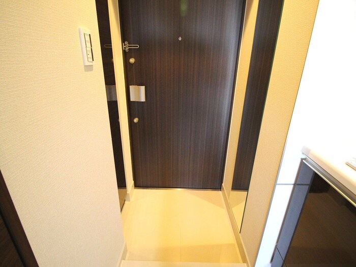 物件内観写真17　(玄関)