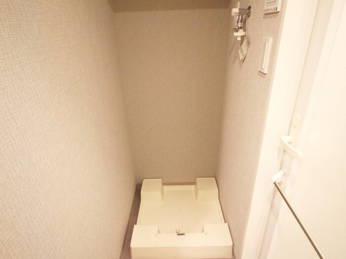 物件内観写真18　(洗濯機置場)