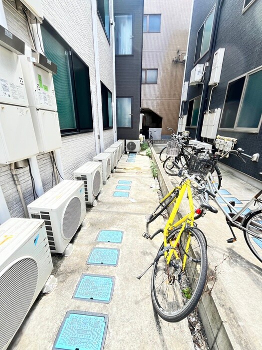物件外観写真6　(駐輪場)