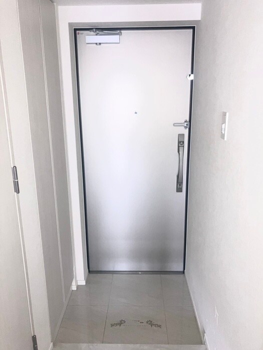 物件内観写真15　(玄関)