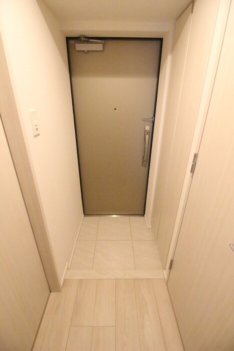 物件内観写真16　(玄関)