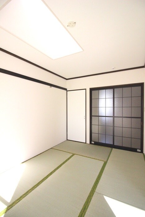 物件内観写真5　(居室)