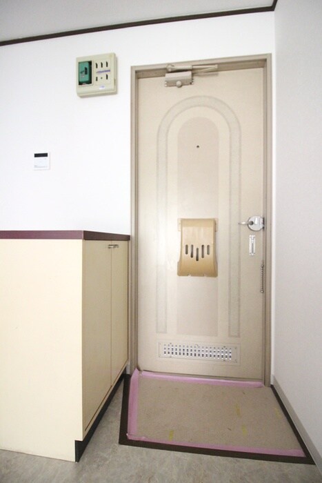 物件内観写真14　(玄関)