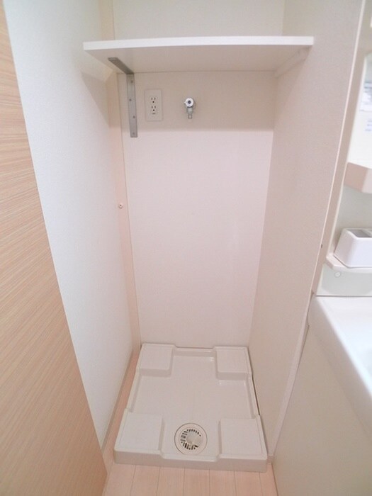 物件内観写真12　(洗濯機置場)