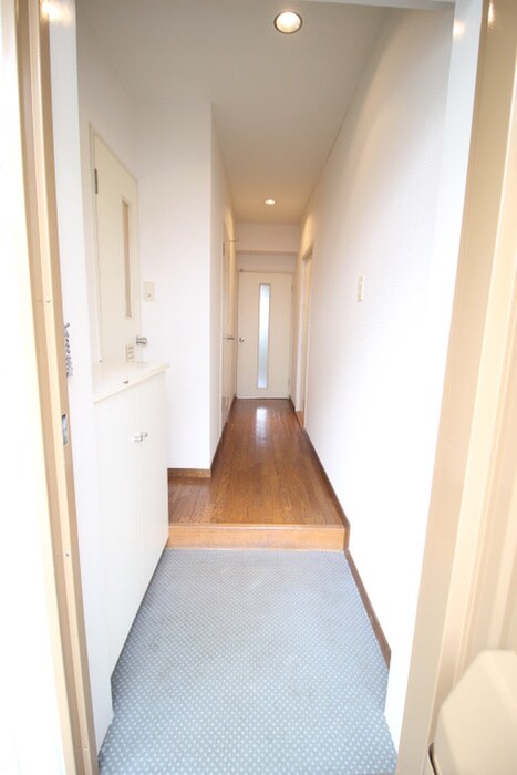 物件内観写真18　(玄関)