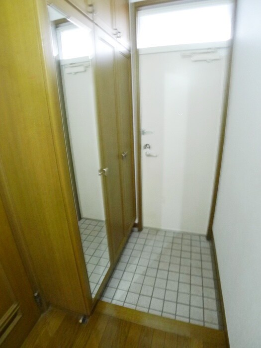 物件内観写真16　(玄関)