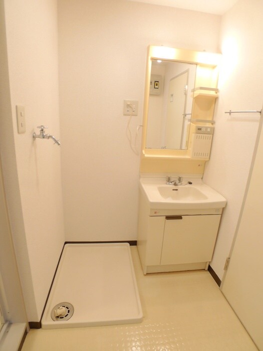 物件内観写真14　(洗濯機置場)