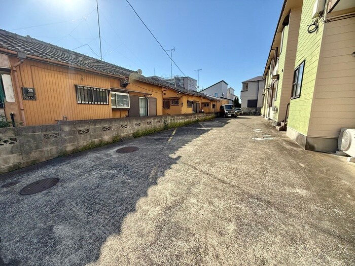 物件外観写真5　(駐車場)