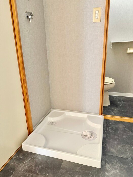 物件内観写真18　(洗濯機置場)