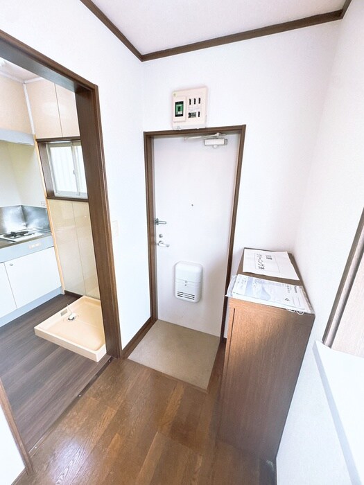 物件内観写真8　(玄関)