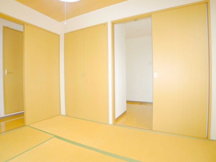 物件内観写真10　(居室)