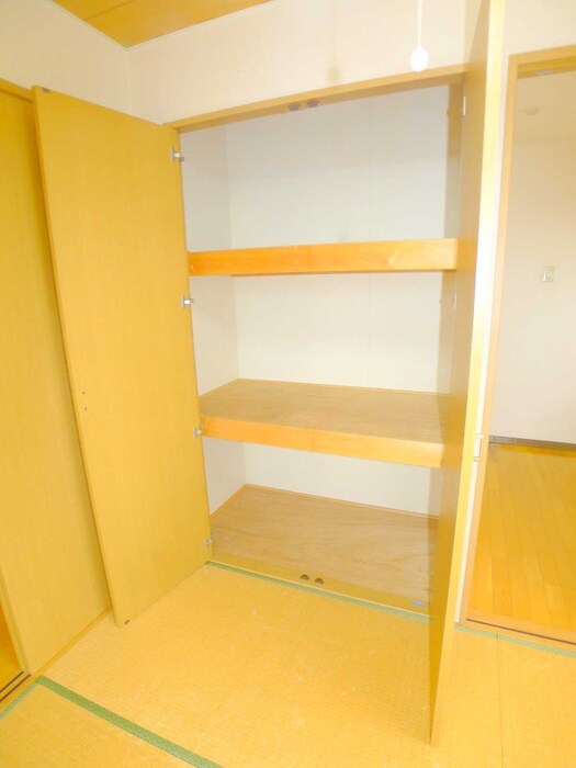 物件内観写真12　(収納)