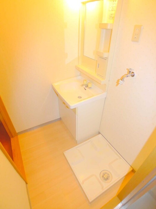 物件内観写真15　(洗濯機置場)