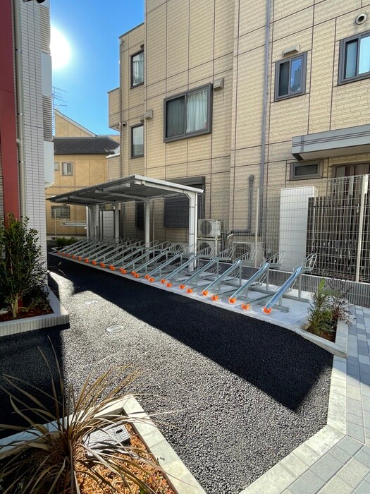 物件外観写真2　(駐輪場)