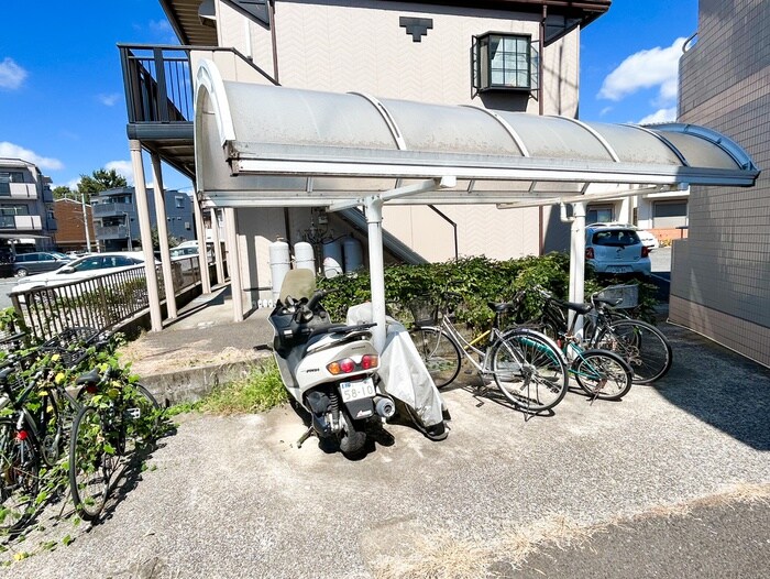 物件外観写真3　(駐輪場)